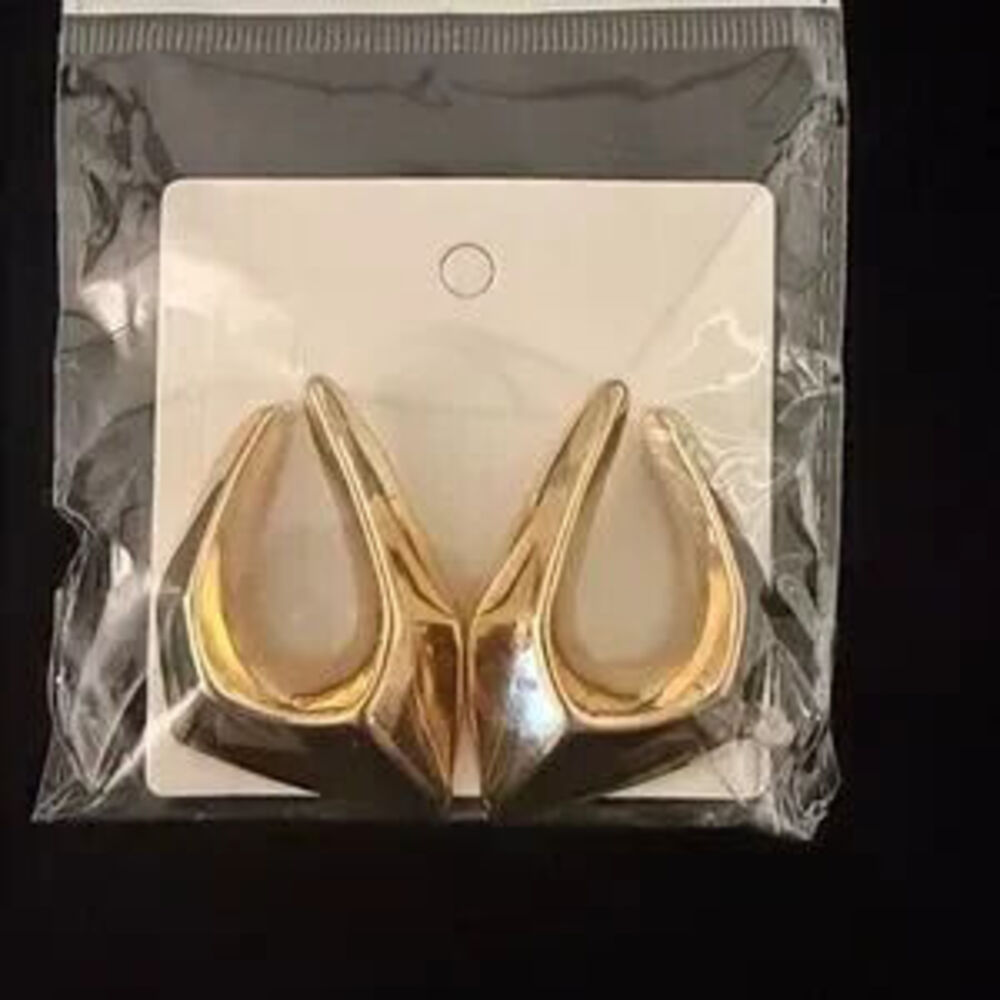Gold Oversized Geometric Earrings ( 7714) - Picture 3 of 3